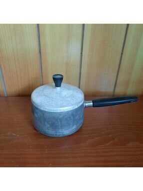 Wear Ever R-781 Aluminum Plus Stainless Inner Clad Pan Pot W/ Lid